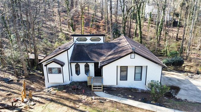 1373 Fairfield SW Drive, Lilburn, GA 30047