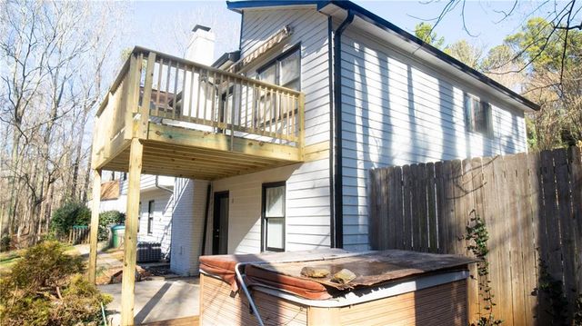 1373 Fairfield SW Drive, Lilburn, GA 30047