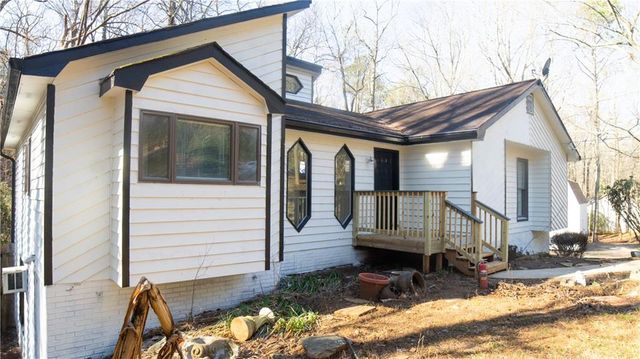 1373 Fairfield SW Drive, Lilburn, GA 30047