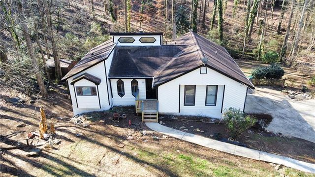 1373 Fairfield SW Drive, Lilburn, GA 30047