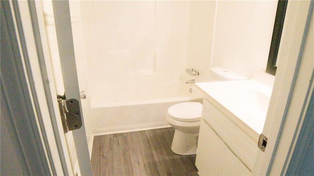 1373 Fairfield SW Drive, Lilburn, GA 30047