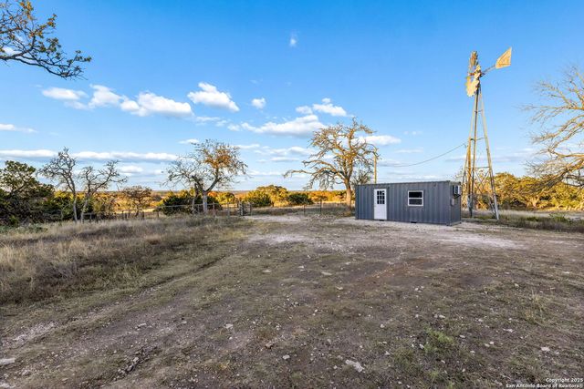 1106 Perry Ranch, Fredericksburg, TX 78624
