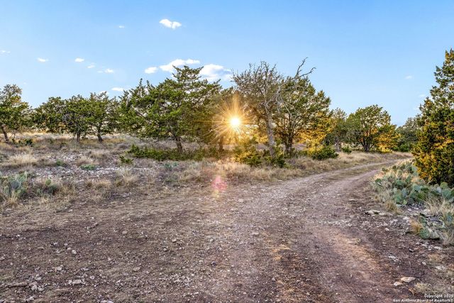 1106 Perry Ranch, Fredericksburg, TX 78624