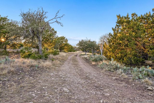 1106 Perry Ranch, Fredericksburg, TX 78624