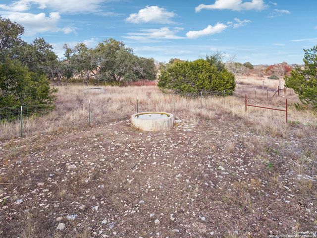 1106 Perry Ranch, Fredericksburg, TX 78624