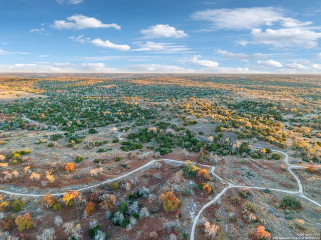 1106 Perry Ranch, Fredericksburg, TX 78624