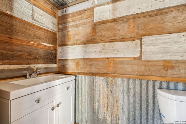 1106 Perry Ranch, Fredericksburg, TX 78624