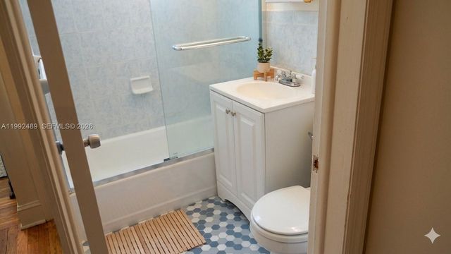 3240 Mary St S206, Miami, FL 33133