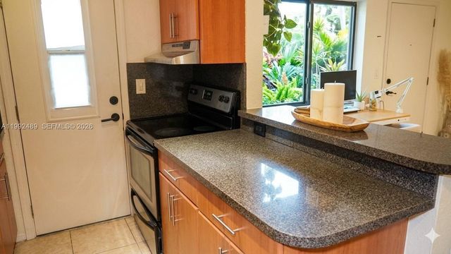 3240 Mary St S206, Miami, FL 33133