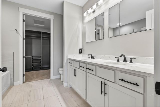 15664 Cobblestone Lake Parkway, Apple Valley, MN 55124