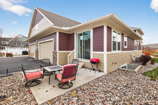 15664 Cobblestone Lake Parkway, Apple Valley, MN 55124