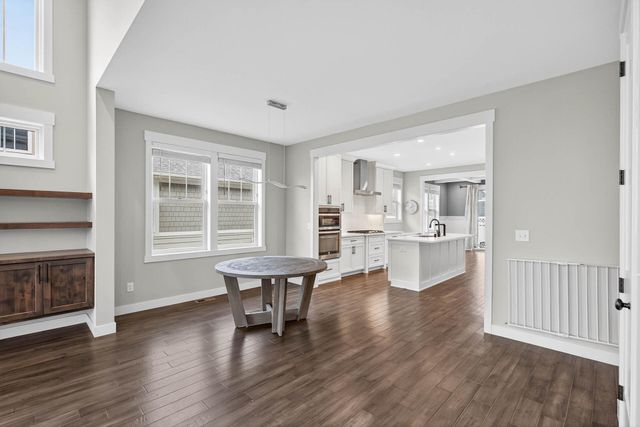 15664 Cobblestone Lake Parkway, Apple Valley, MN 55124