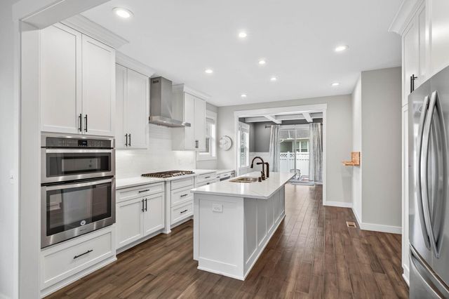 15664 Cobblestone Lake Parkway, Apple Valley, MN 55124