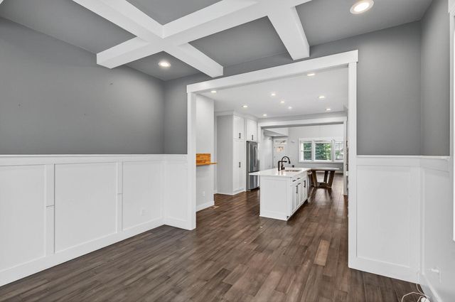 15664 Cobblestone Lake Parkway, Apple Valley, MN 55124