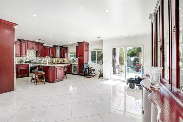 5854 Satsuma, North Hollywood, CA 91601