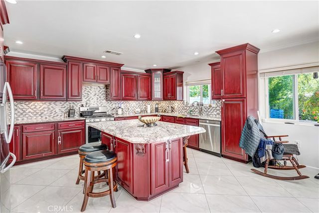 5854 Satsuma, North Hollywood, CA 91601