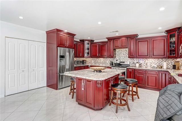 5854 Satsuma, North Hollywood, CA 91601