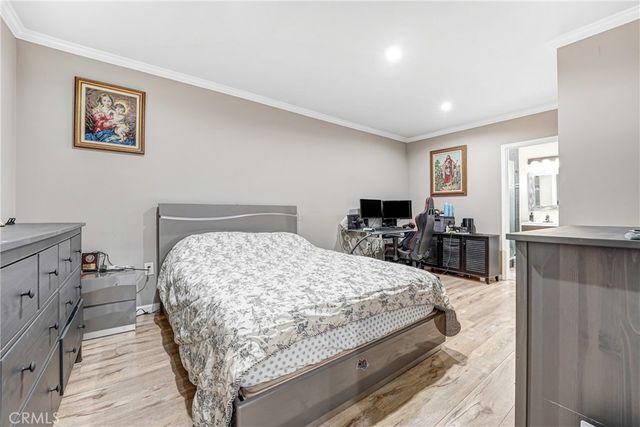 5854 Satsuma, North Hollywood, CA 91601