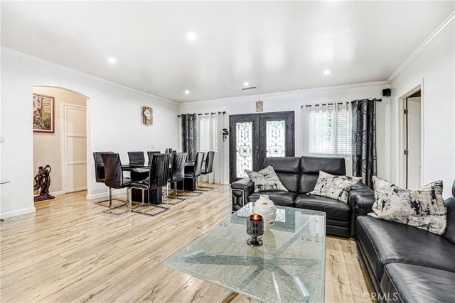 5854 Satsuma, North Hollywood, CA 91601