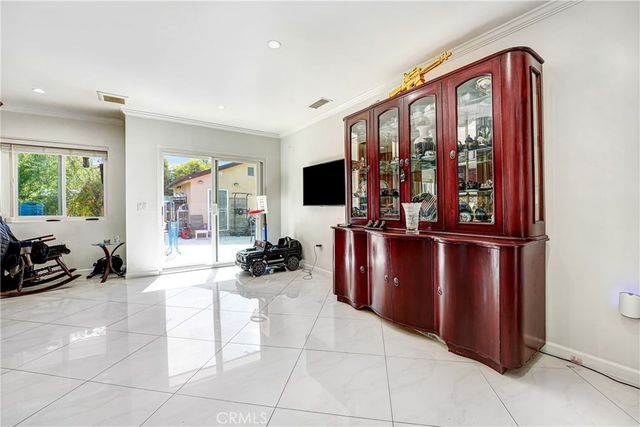 5854 Satsuma, North Hollywood, CA 91601