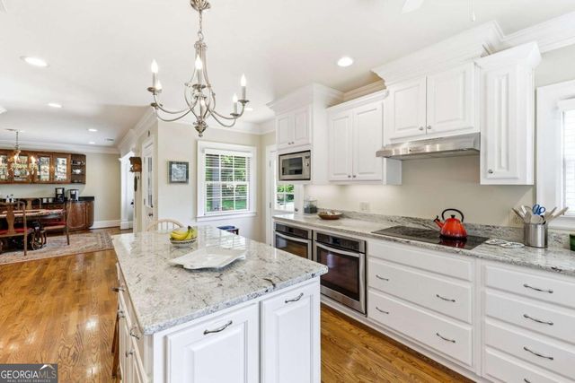 511 Dixon Drive, Gainesville, GA 30501