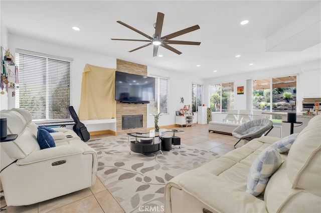 32195 Caminito Osuna, Temecula, CA 92592