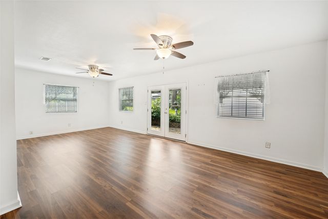 801 Brownstone Street, Euless, TX 76039