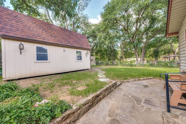801 Brownstone Street, Euless, TX 76039