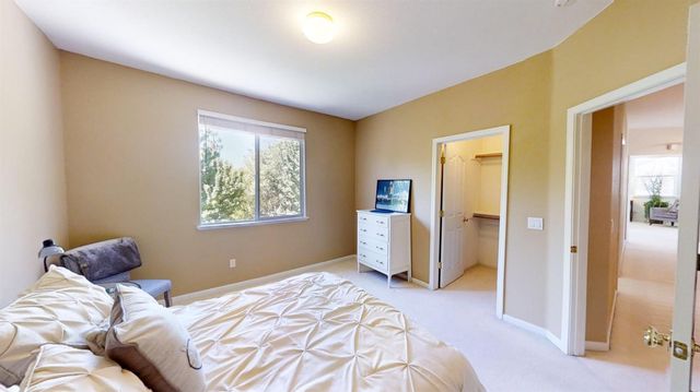 10240 Jenny Lynn Way, Elk Grove, CA 95757