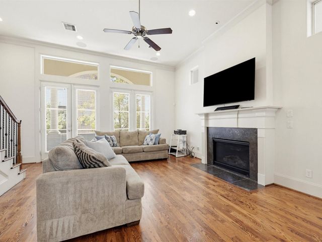 9427 London Bridge Station, Houston, TX 77045