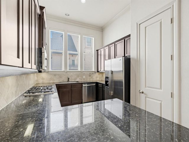 9427 London Bridge Station, Houston, TX 77045