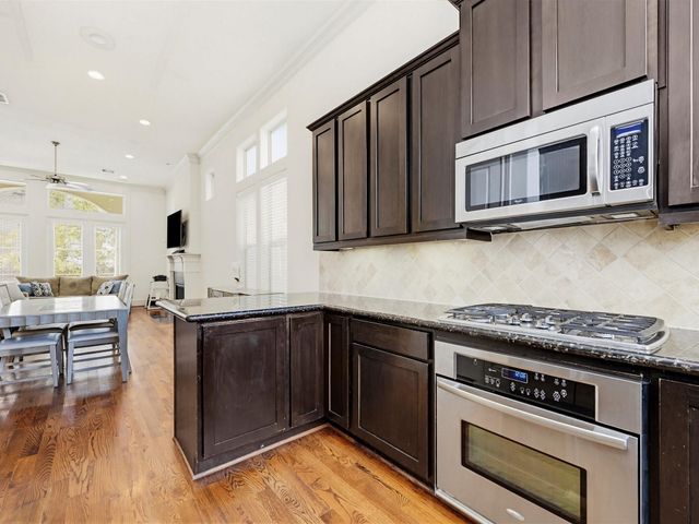 9427 London Bridge Station, Houston, TX 77045