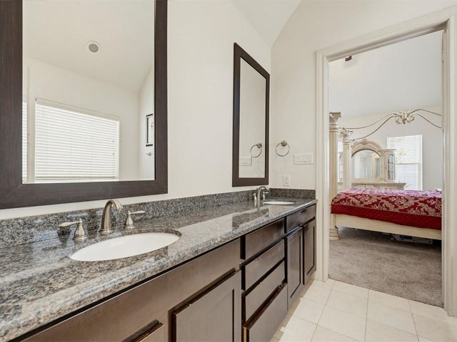 9427 London Bridge Station, Houston, TX 77045