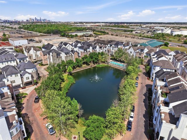 9427 London Bridge Station, Houston, TX 77045