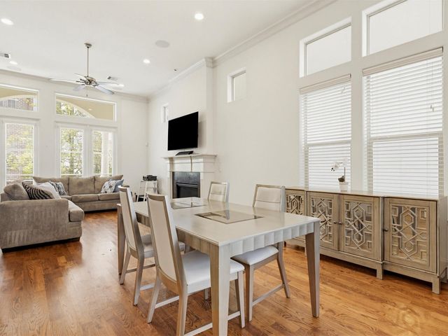 9427 London Bridge Station, Houston, TX 77045