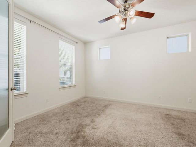 9427 London Bridge Station, Houston, TX 77045