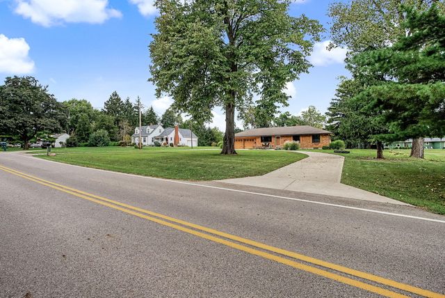 345 Ginghamsburg Road 345 Ginghamsburg Road, Tipp City, OH 45371