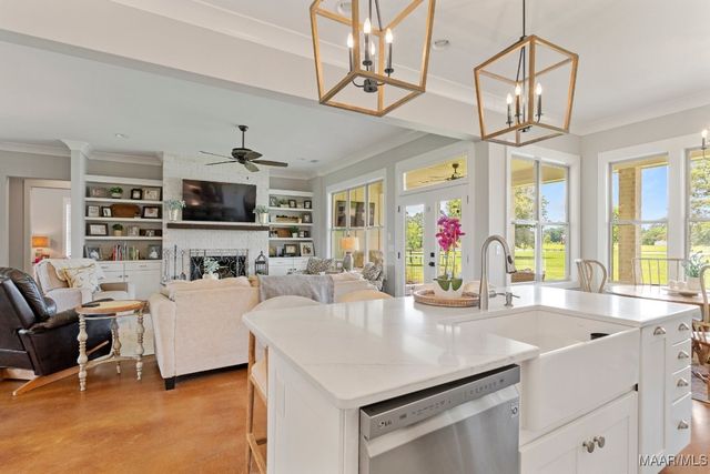 493 Lake Ridge Road, Hope Hull, AL 36043