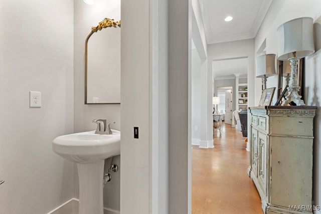 493 Lake Ridge Road, Hope Hull, AL 36043