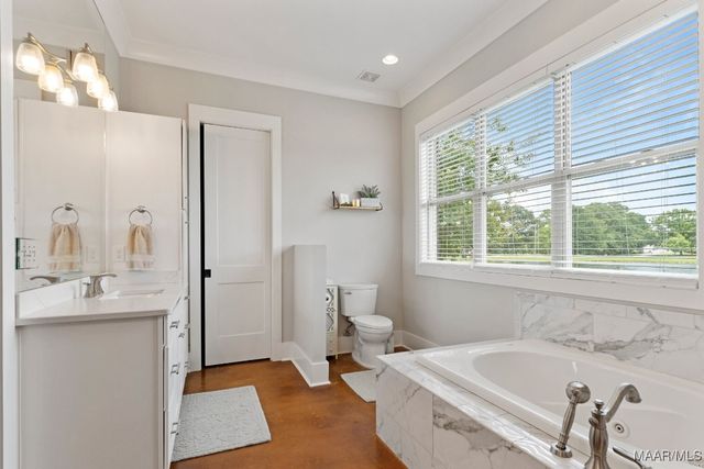 493 Lake Ridge Road, Hope Hull, AL 36043