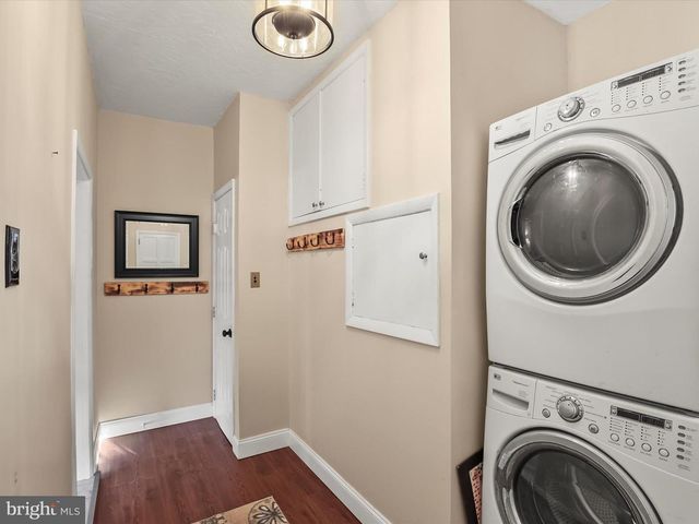 220 W BROADWAY, Red Lion, PA 17356