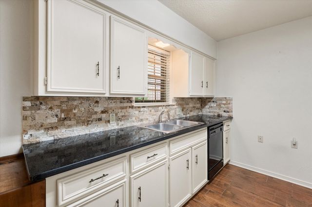 1208 Lexington Drive, Corsicana, TX 75110