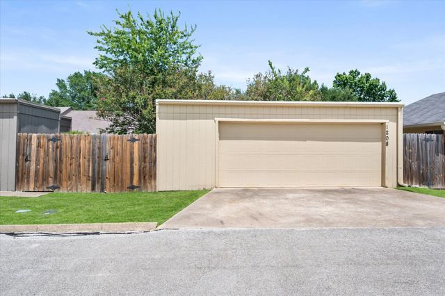 1208 Lexington Drive, Corsicana, TX 75110