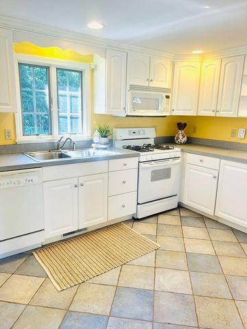 29 Lyndale Road, Yarmouth, MA 02664