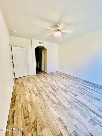 705 W QUEEN CREEK Road 1107, Chandler, AZ 85248