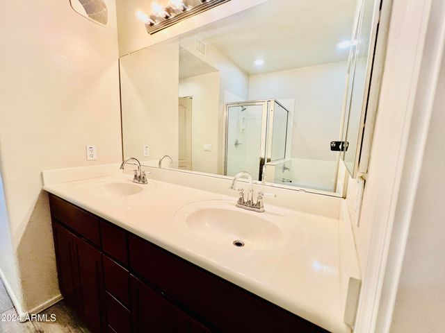 705 W QUEEN CREEK Road 1107, Chandler, AZ 85248