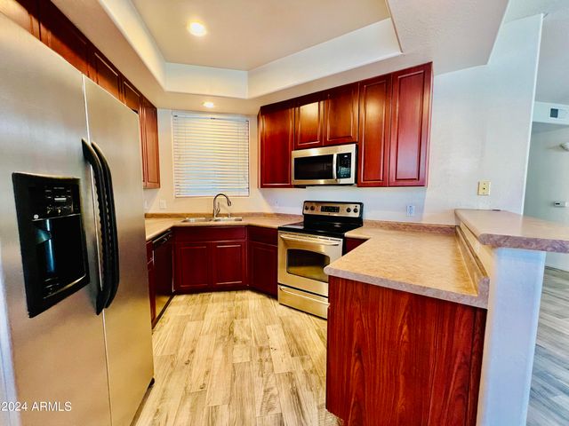 705 W QUEEN CREEK Road 1107, Chandler, AZ 85248