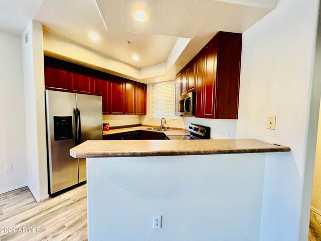 705 W QUEEN CREEK Road 1107, Chandler, AZ 85248