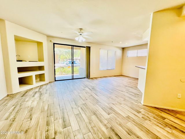 705 W QUEEN CREEK Road 1107, Chandler, AZ 85248