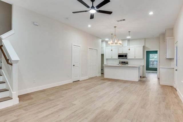 837 Stamps Avenue 835, Fort Worth, TX 76114